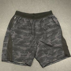 Mens Vuori Short Camo Medium